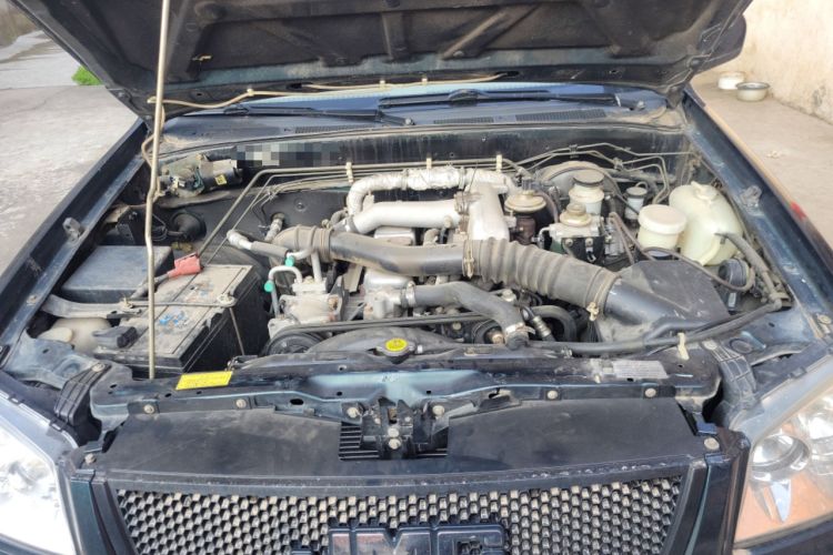 Used JMC Baodian 2013 2.8T Two-Wheel-Drive Diesel Comfort Value Edition Engine Bay