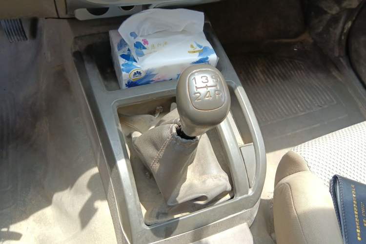 Used JMC Baodian 2013 2.8T Two-Wheel-Drive Diesel Comfort & Style Edition Gear Lever