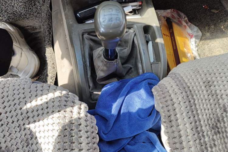 Used JMC Baodian 2013 2.8T Four-Wheel Drive Diesel Comfort Value Edition Gear Lever