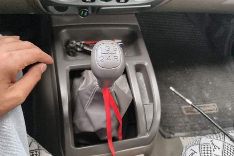 Used JMC Baodian 2013 2.8T Two-Wheel Drive Comfortable Value Edition JX493ZLQ4F Gear Lever