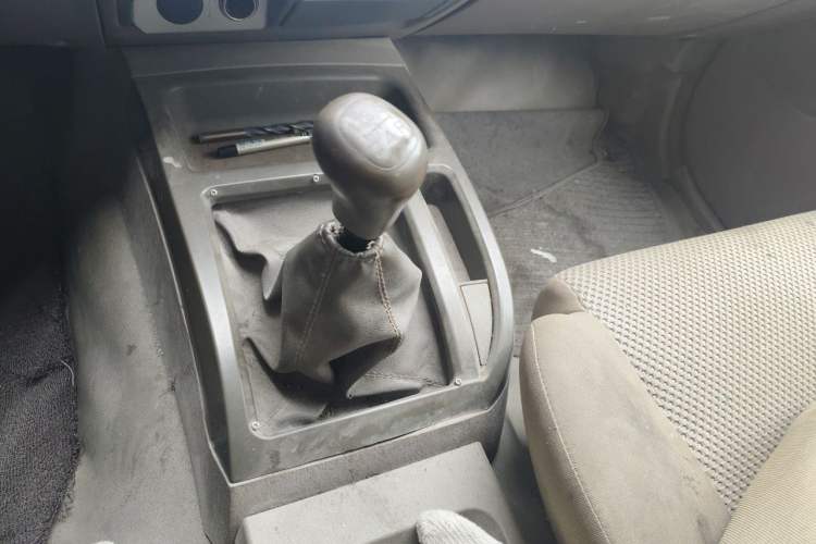 Used JMC Baodian 2013 2.8T Two-Wheel Drive Comfortable Value Edition JX493ZLQ4F Gear Lever