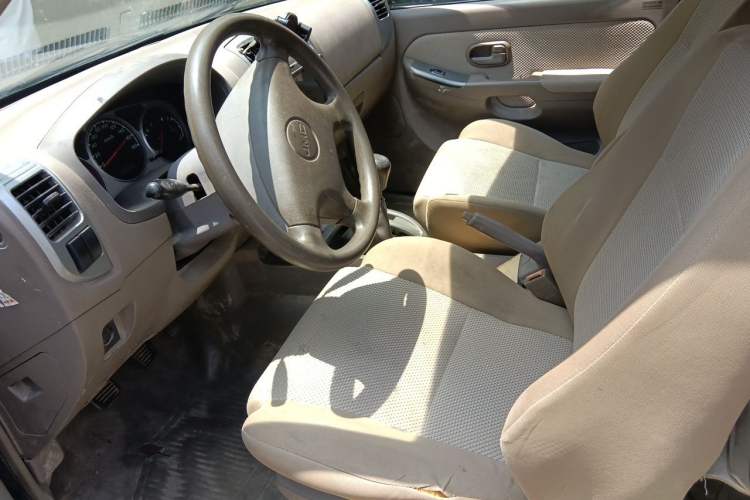 Used JMC Baodian 2013 2.8T Two-Wheel-Drive Diesel Comfort & Style Edition Left Front Seat