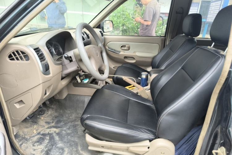 Used JMC Baodian 2013 2.8T Two-Wheel-Drive Diesel Comfort Value Edition Left Front Seat