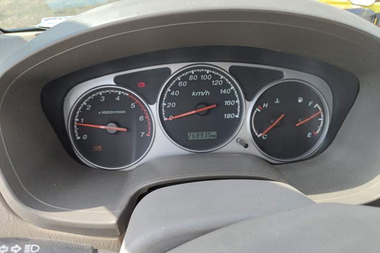 Used JMC Baodian 2013 2.8T Four-Wheel Drive Diesel Comfort Value Edition Odometer Close Up