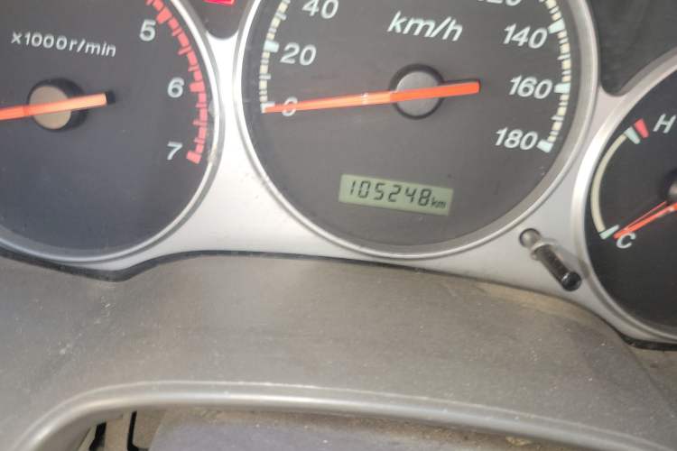 Used JMC Baodian 2013 2.8T Two-Wheel-Drive Diesel Comfort Value Edition Odometer Close Up