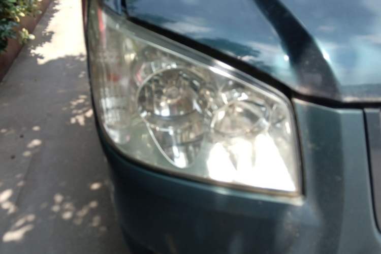 Used JMC Baodian 2013 2.8T Two-Wheel-Drive Diesel Comfort & Style Edition Right Front Headlight