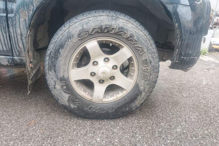 Used JMC Baodian 2013 2.8T Two-Wheel Drive Comfortable Value Edition JX493ZLQ4F Right Front Wheel Hub