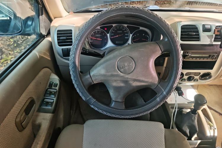 Used JMC Baodian 2013 2.8T Two-Wheel Drive Comfortable Value Edition JX493ZLQ4F Steering Wheel
