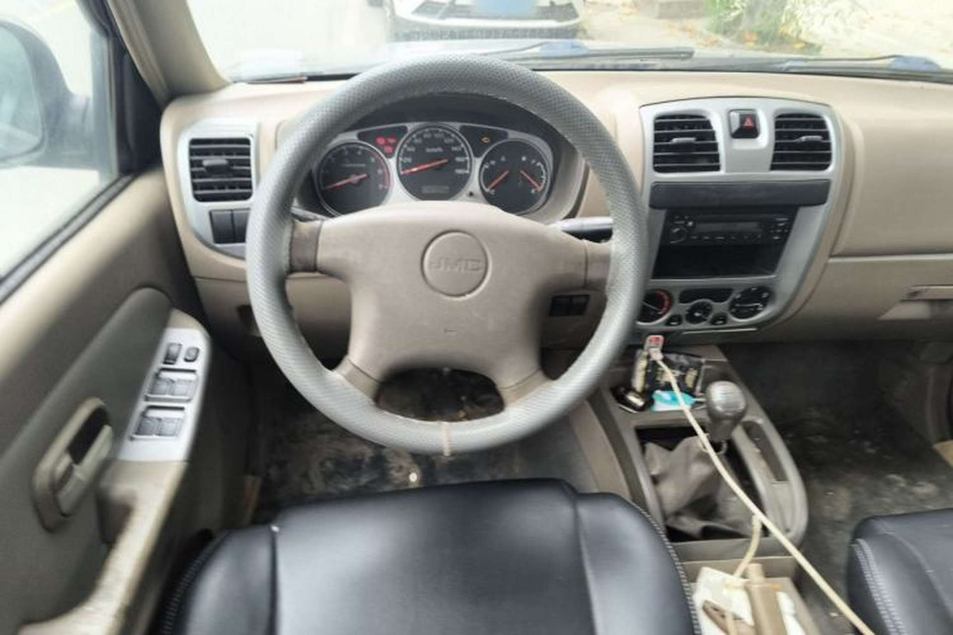 Used JMC Baodian 2013 2.8T Two-Wheel-Drive Diesel Comfort Value Edition Steering Wheel