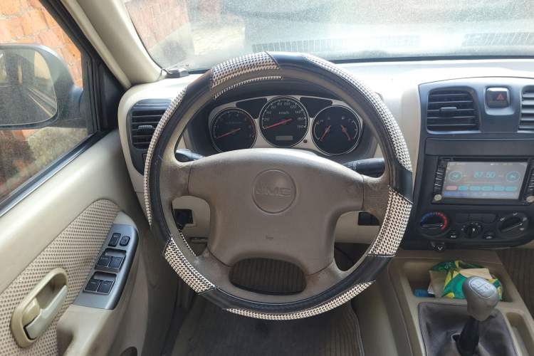 Used JMC Baodian 2013 2.8T Two-Wheel-Drive Diesel Comfort Value Edition Steering Wheel