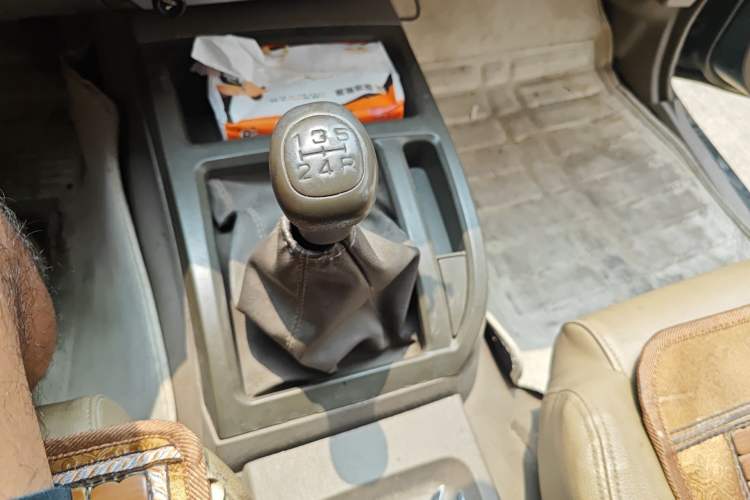 Used JMC Baodian 2013 2.8T Two-Wheel Drive Comfortable Value Edition JX493ZLQ4F Gear Lever