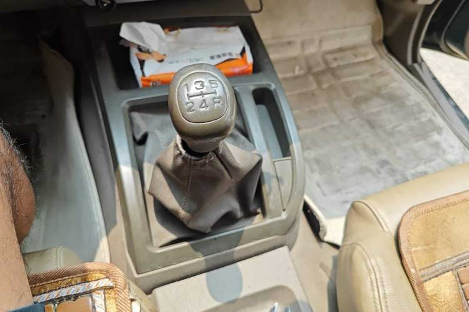 Used JMC Baodian 2013 2.8T Two-Wheel Drive Comfortable Value Edition JX493ZLQ4F Gear Lever