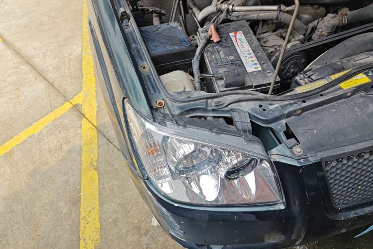 Used JMC Baodian 2013 2.8T Two-Wheel Drive Comfortable Value Edition JX493ZLQ4F Right Front Headlight