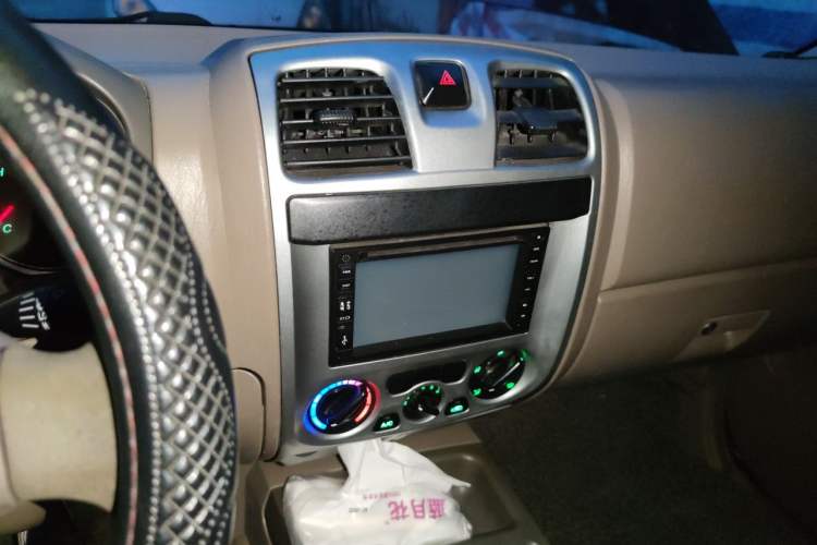 Used JMC Baodian 2013 2.8T Two-Wheel Drive Comfortable Value Edition JX493ZLQ4F Audio And AC Panel