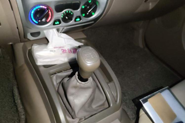Used JMC Baodian 2013 2.8T Two-Wheel Drive Comfortable Value Edition JX493ZLQ4F Gear Lever