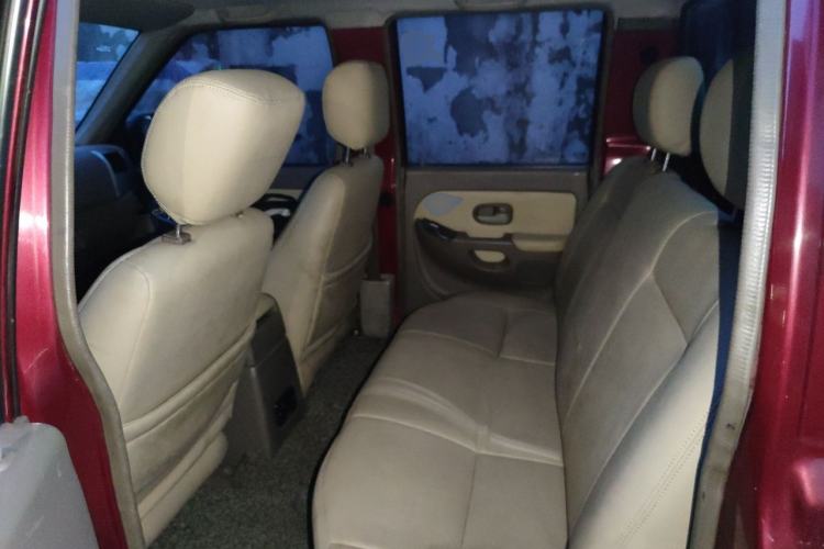 Used JMC Baodian 2013 2.8T Two-Wheel Drive Comfortable Value Edition JX493ZLQ4F Left Rear Seat