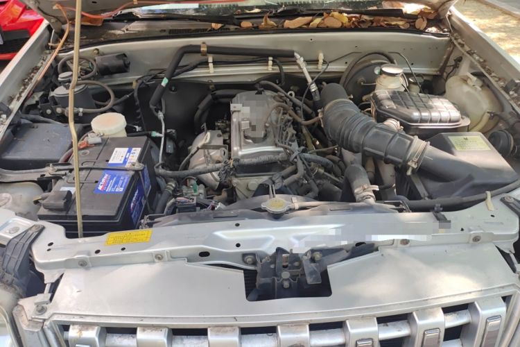 Used JMC Baodian 2013 2.0L Two-Wheel-Drive Gasoline Comfortable Value Edition Engine Bay