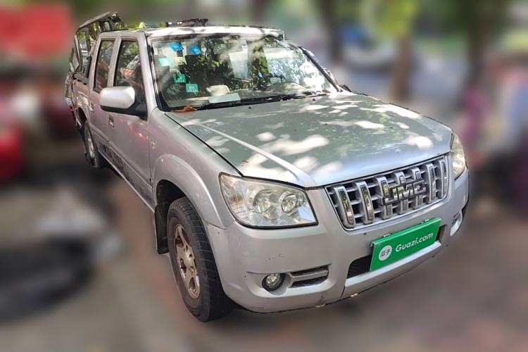 Used JMC Baodian 2013 2.0L Two-Wheel-Drive Gasoline Comfortable Value Edition Front Right 45 Deg