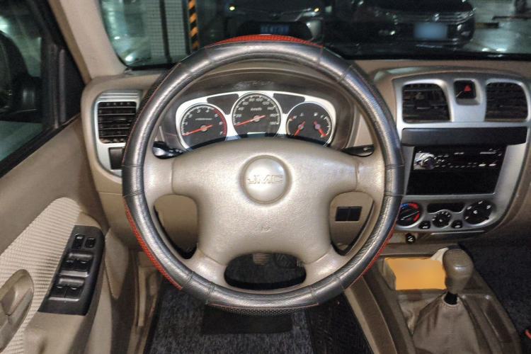 Used JMC Baodian 2015 2.8T New Value-Added Diesel Two-Wheel Drive Comfort Edition JX493ZLQ4F Steering Wheel