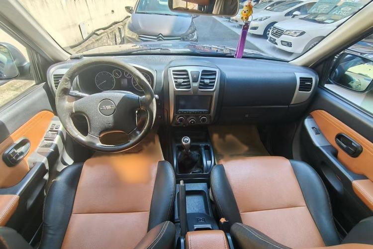 Used JMC Baodian 2015 2.9T Two-Wheel-Drive Diesel Luxury PLUS 5140 Long JX4D30 Interior 1