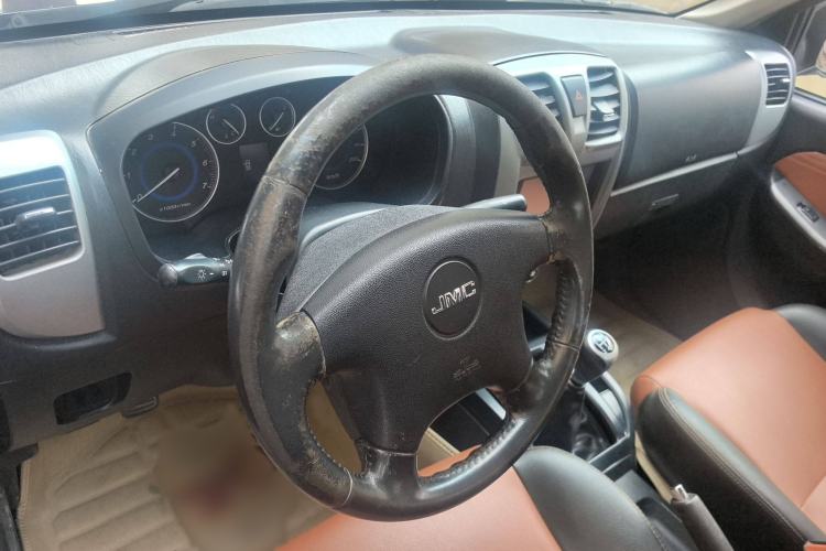Used JMC Baodian 2015 2.9T Two-Wheel-Drive Diesel Luxury PLUS 5140 Long JX4D30 Steering Wheel
