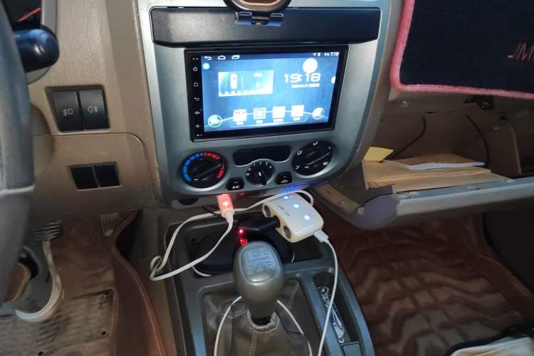 Used JMC Baodian 2015 2.8T New Value-Added Diesel Two-Wheel Drive Comfort Edition JX493ZLQ4F Audio And AC Panel