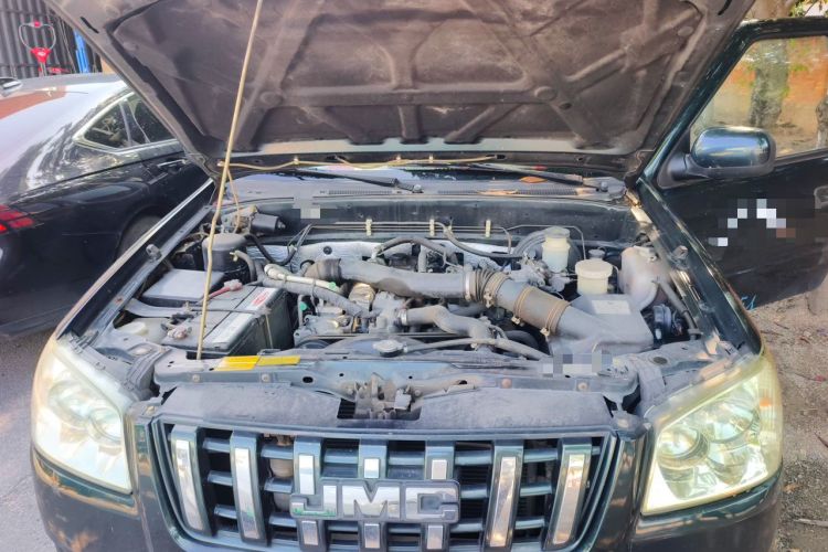 Used JMC Baodian 2015 2.8T New Value-Added Diesel Two-Wheel Drive Comfort Edition JX493ZLQ4F Engine Bay