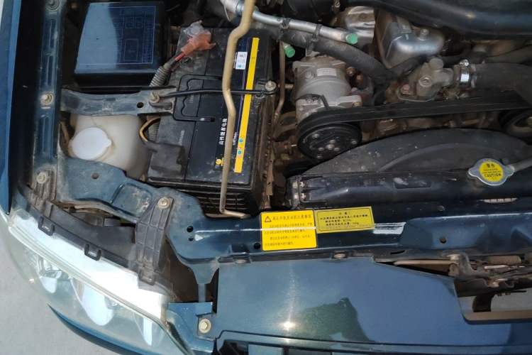Used JMC Baodian 2015 2.8T New Value-Added Diesel Two-Wheel Drive Comfort Edition JX493ZLQ4F Engine Bay Right