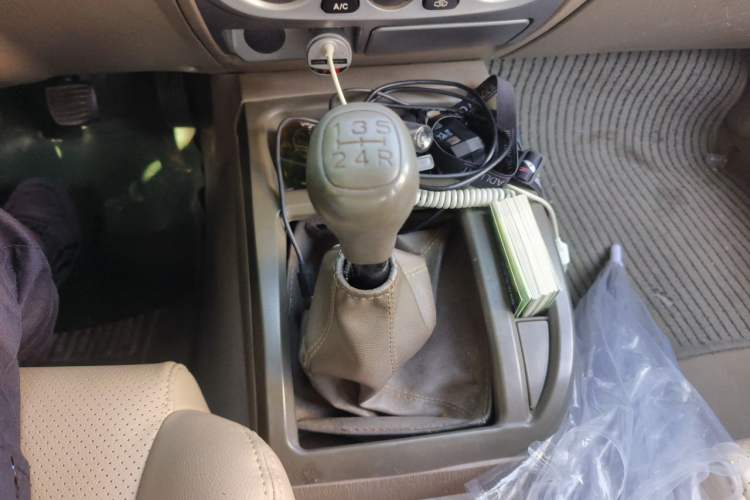 Used JMC Baodian 2015 2.8T New Value-Added Diesel Two-Wheel Drive Comfort Edition JX493ZLQ4F Gear Lever