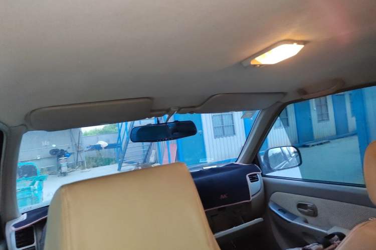 Used JMC Baodian 2015 2.8T New Value-Added Diesel Two-Wheel Drive Comfort Edition JX493ZLQ4F Headliner