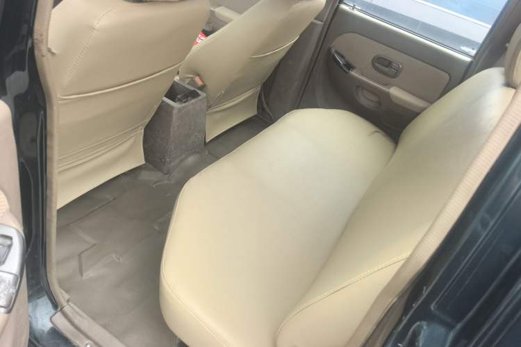 Used JMC Baodian 2015 2.8T New Fashion Diesel Two-Wheel Drive Comfort Edition JX493ZLQ4C Interior 2