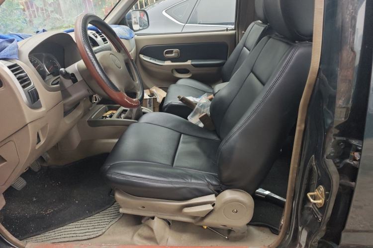 Used JMC Baodian 2015 2.8T New Value-Added Diesel Two-Wheel Drive Comfort Edition JX493ZLQ4F Left Front Seat