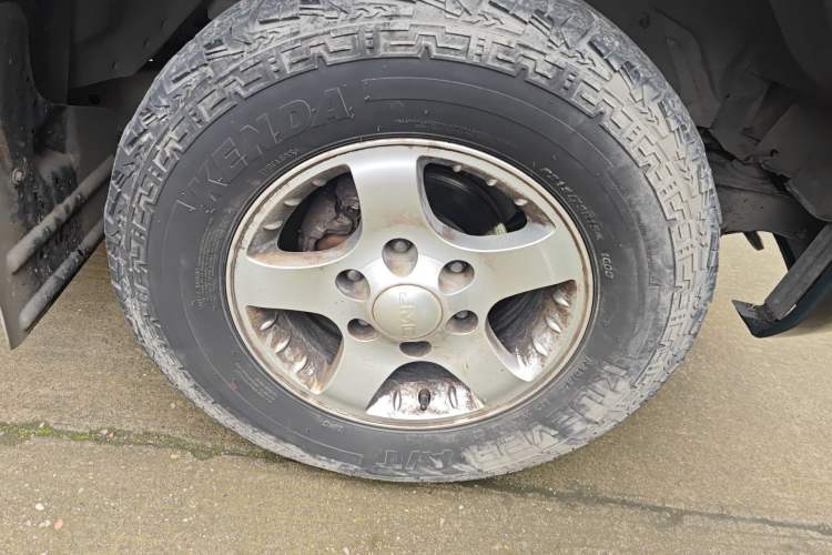 Used JMC Baodian 2015 2.8T New Value-Added Diesel Two-Wheel Drive Extended Version JX493ZLQ4C Right Front Wheel Hub