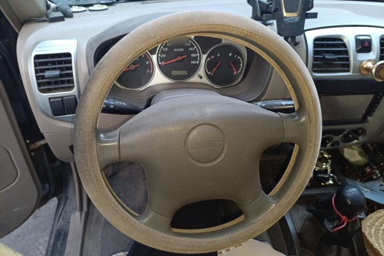 Used JMC Baodian 2015 2.8T New Value-Added Diesel Two-Wheel Drive Comfort Edition JX493ZLQ4F Steering Wheel