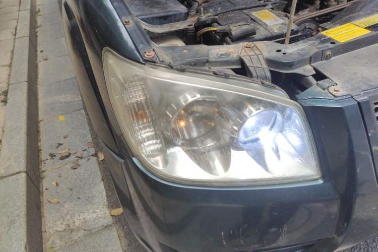 Used JMC Baodian 2015 2.8T New Value-Added Diesel Two-Wheel Drive Extended Version JX493ZLQ4C Right Front Headlight