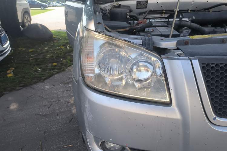 Used JMC Baodian 2015 2.8T New Value-Added Diesel Two-Wheel Drive Extended Version JX493ZLQ4C Right Front Headlight