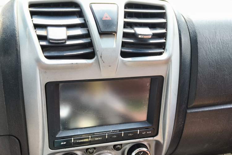 Used JMC Baodian 2016 2.8T New Value-Added Diesel Two-Wheel Drive Extended Cargo Basic Version JX493ZLQ4F Audio And AC Panel