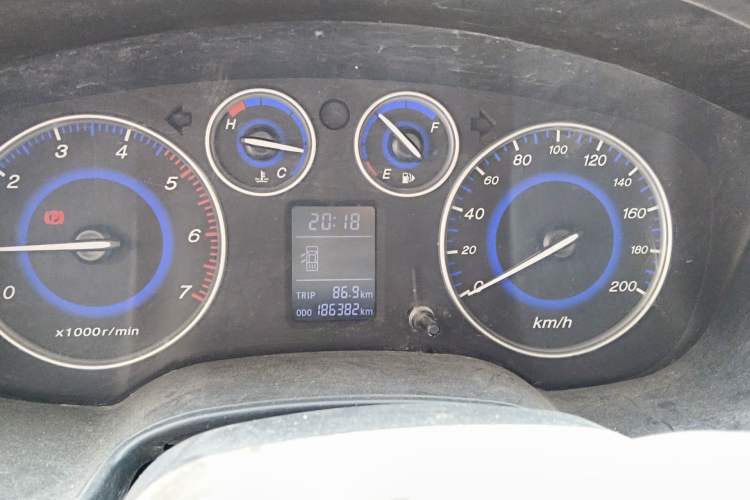 Used JMC Baodian 2016 2.8T New Value-Added Diesel Two-Wheel Drive Extended Cargo Basic Version JX493ZLQ4F Instrument Cluster