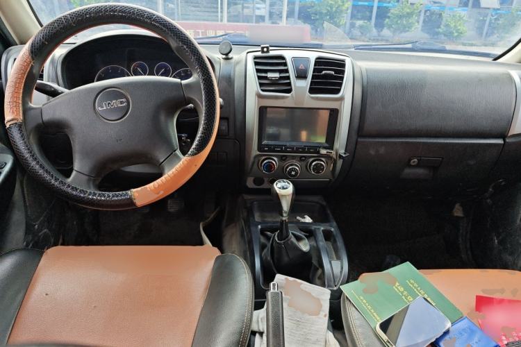 Used JMC Baodian 2016 2.8T New Value-Added Diesel Two-Wheel Drive Extended Cargo Basic Version JX493ZLQ4F Center Console