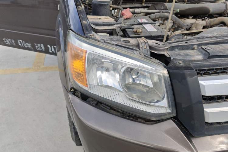 Used JMC Baodian 2016 2.8T New Value-Added Diesel Two-Wheel Drive Extended Cargo Basic Version JX493ZLQ4F Right Front Headlight