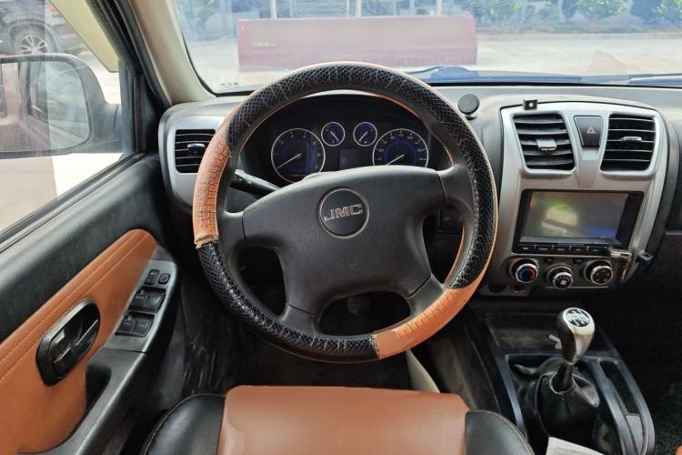 Used JMC Baodian 2016 2.8T New Value-Added Diesel Two-Wheel Drive Extended Cargo Basic Version JX493ZLQ4F Steering Wheel