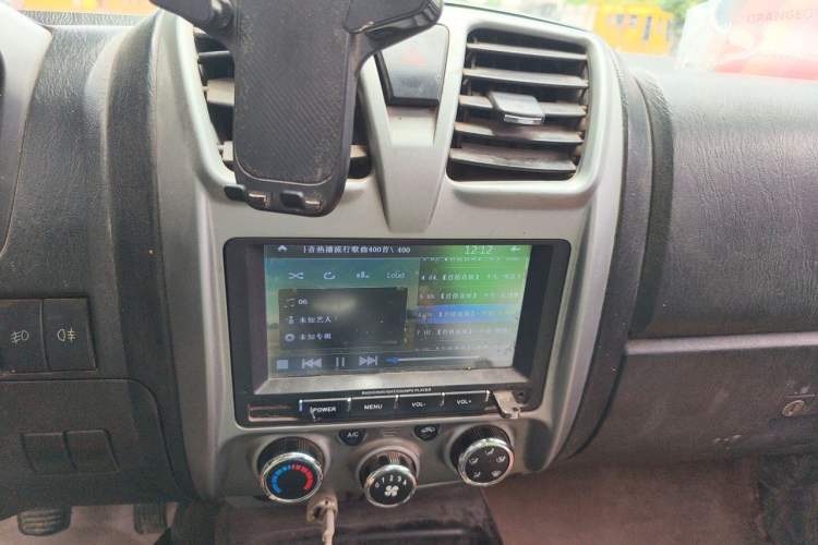 Used JMC Baodian 2016 2.8T New Value-Added Diesel Two-Wheel Drive Standard Version JX493ZLQ4G Audio And AC Panel