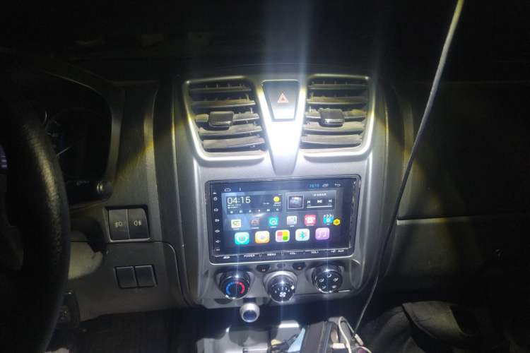 Used JMC Baodian 2016 2.8T New Value-Added Diesel Two-Wheel Drive Extended Cargo Basic Version JX493ZLQ4F Audio And AC Panel