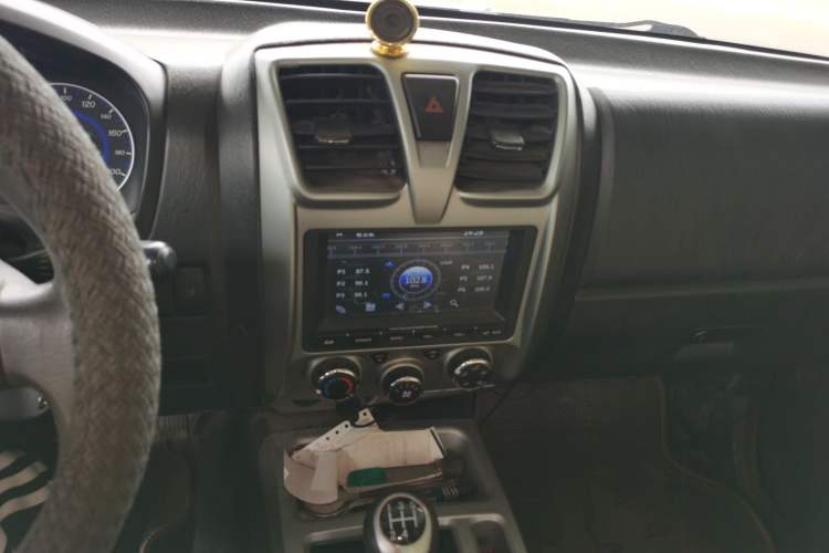 Used JMC Baodian 2016 2.8T New Value-Added Diesel Two-Wheel Drive Extended Cargo Basic Version JX493ZLQ4F Audio And AC Panel