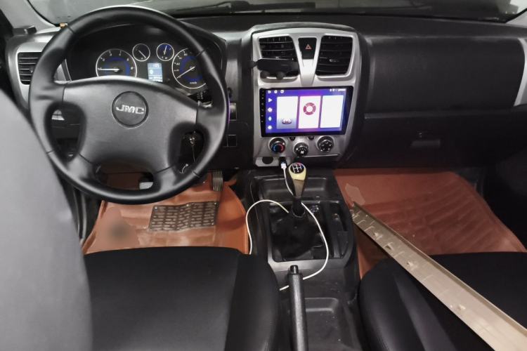 Used JMC Baodian 2016 2.8T New Value-Added Diesel Two-Wheel Drive Standard Version JX493ZLQ4G Center Console