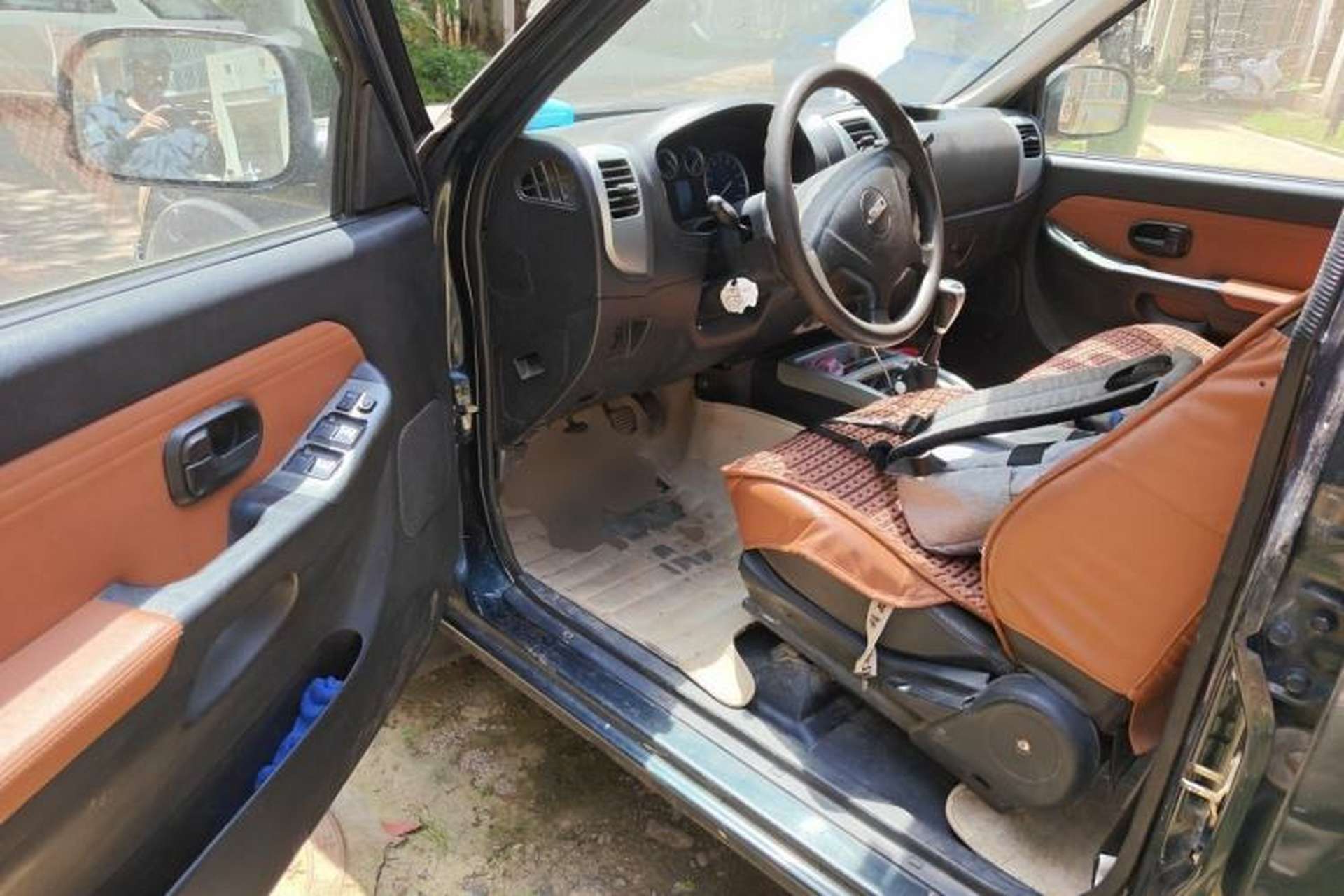 Used JMC Baodian 2016 2.8T New Value-Added Diesel Two-Wheel Drive Standard Version Long Wheelbase – JX493ZLQ4G Driver Seat