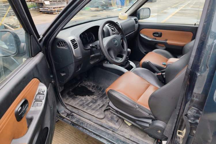 Used JMC Baodian 2016 2.8T New Value-Added Diesel 4x4 Standard Edition Basic Model JX493ZLQ4G Driver Seat