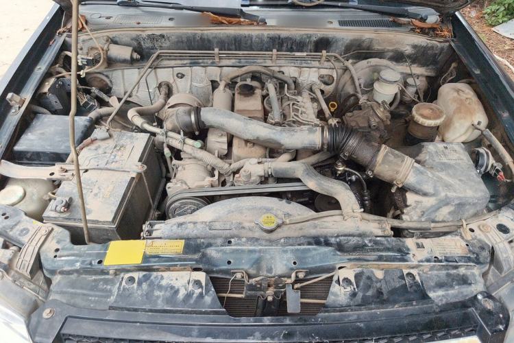 Used JMC Baodian 2016 2.8T New Value-Added Diesel Two-Wheel Drive Standard Version JX493ZLQ4G Engine Bay