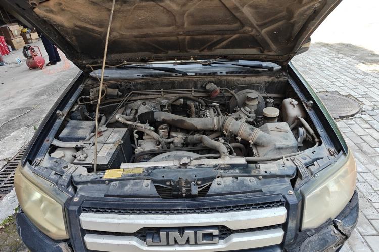 Used JMC Baodian 2016 2.8T New Value-Added Diesel Two-Wheel Drive Standard Version JX493ZLQ4G Engine Bay