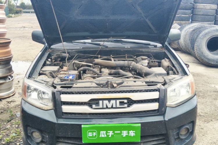 Used JMC Baodian 2016 2.8T New Value-Added Diesel Two-Wheel Drive Standard Cargo Luxury Version JX493ZLQ4G Engine Bay